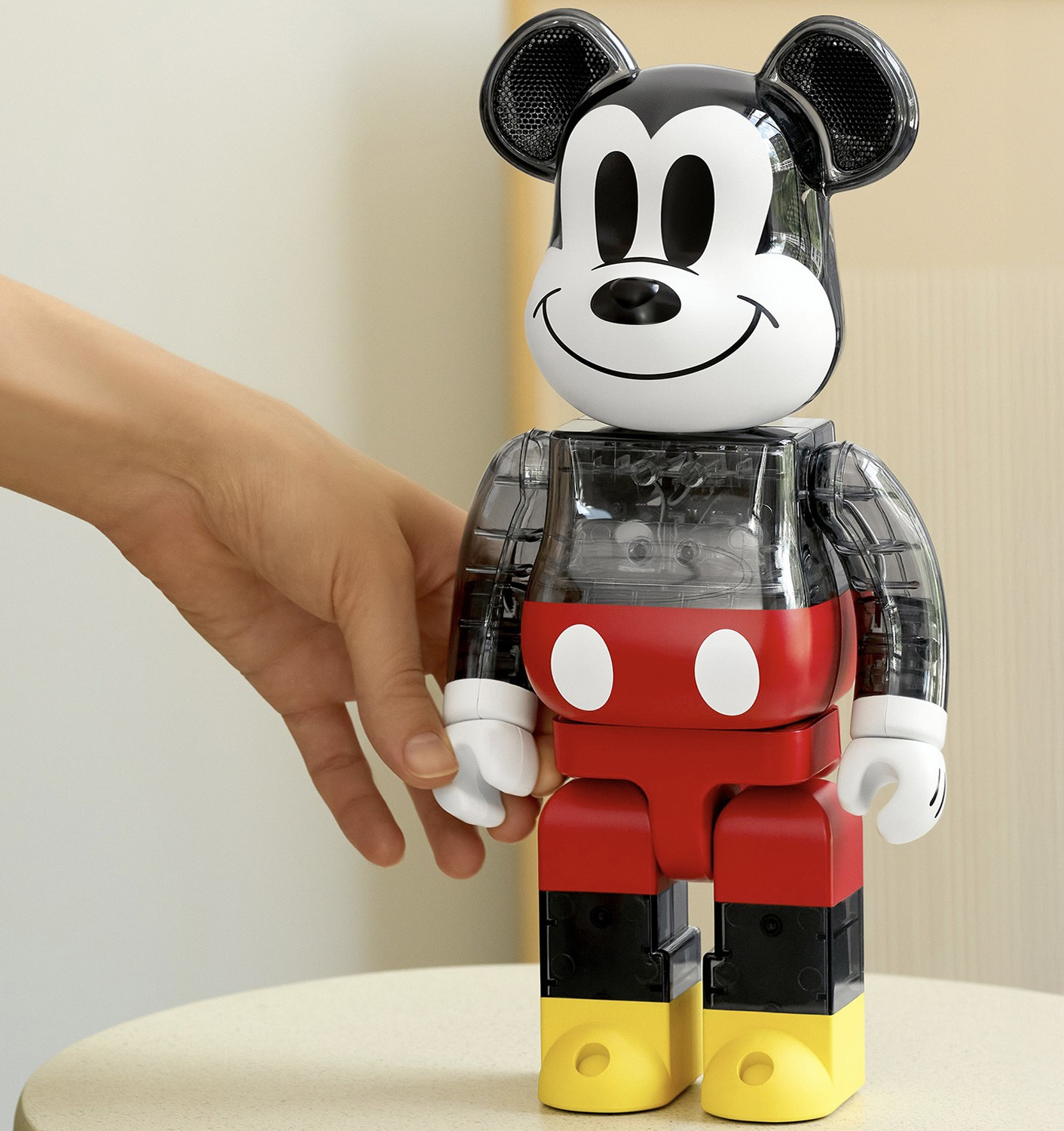 BE@RBRICK AUDIO Микки Маус 400% переносит культовый дизайн в Hi-Fi